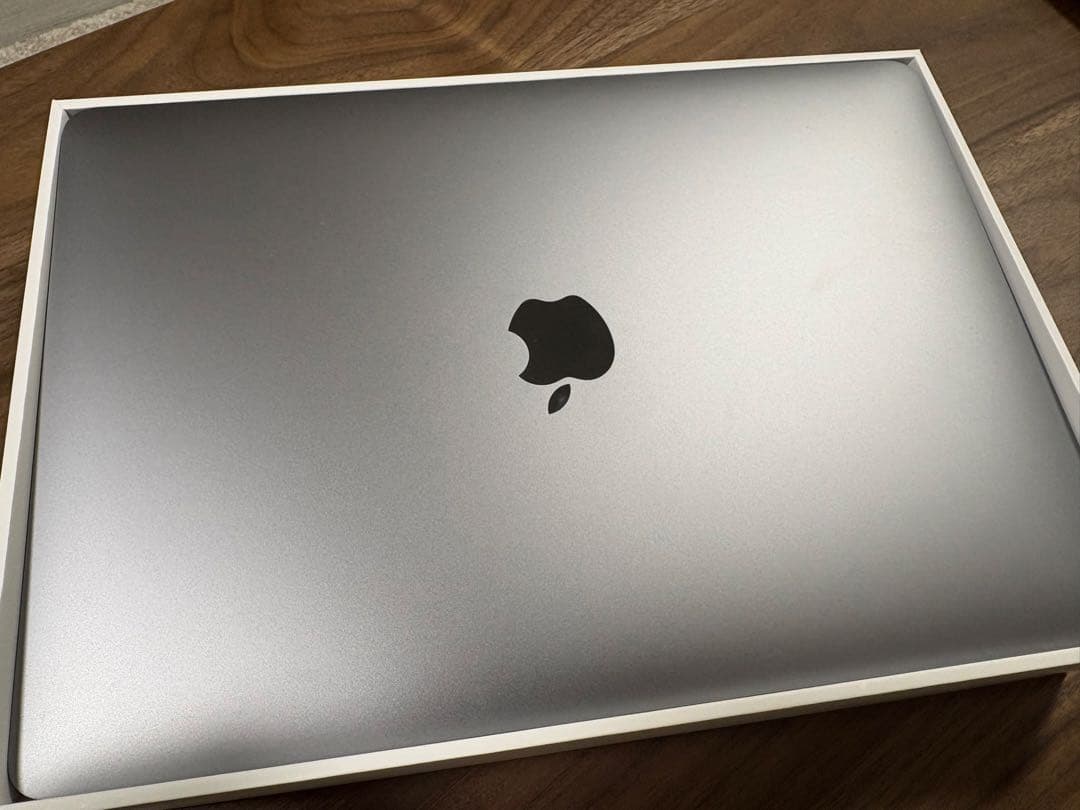 Macbook Air Retina 2020 Core i5 13インチ