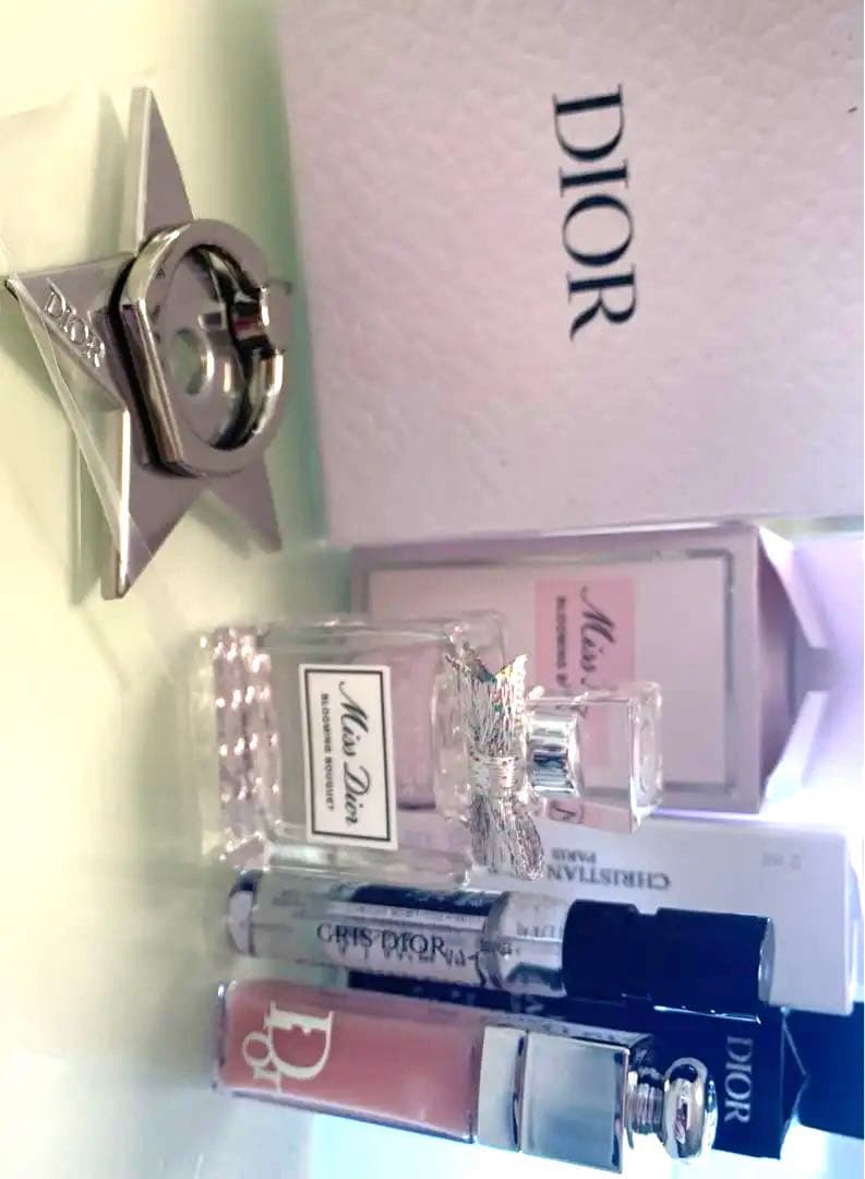 新品 Miss Dior• GRIS DIOR •マキシマイザー•リングホルダー