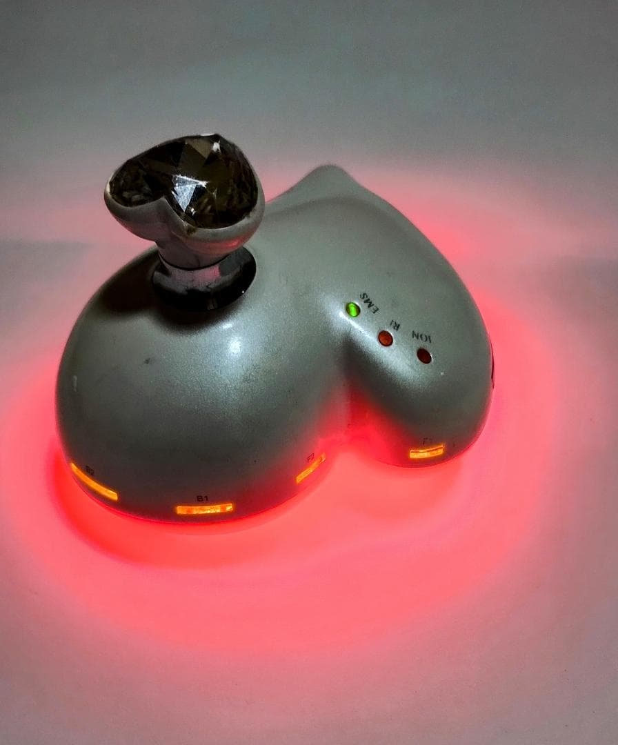 Heartee Infinity 全身美顔器　イオン導入　RF　EMS　ハーティ