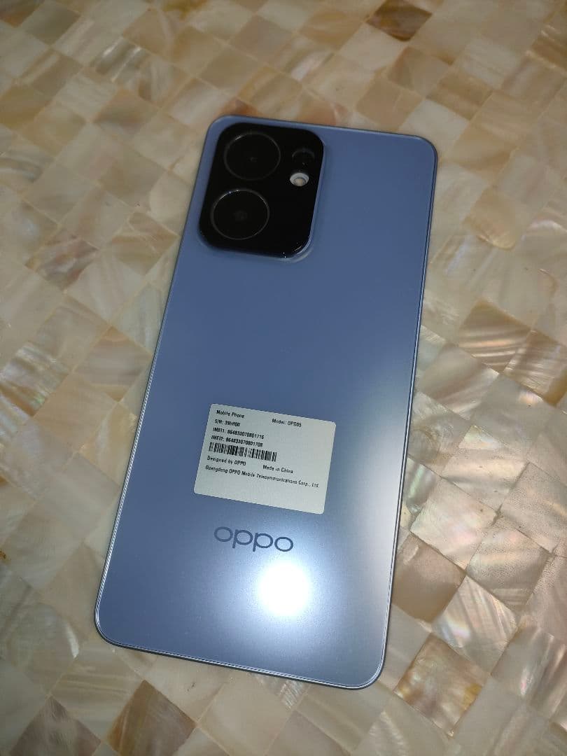 【美品】OPPO　Reno13a 本体　カバー　カメラガラスフィルム施工済