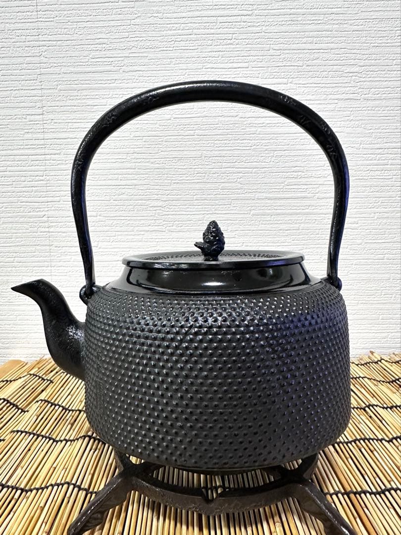 未使用品　南部盛栄堂造　１８型アラレ　鉄瓶　南部鉄瓶　南部鉄器　調理器具