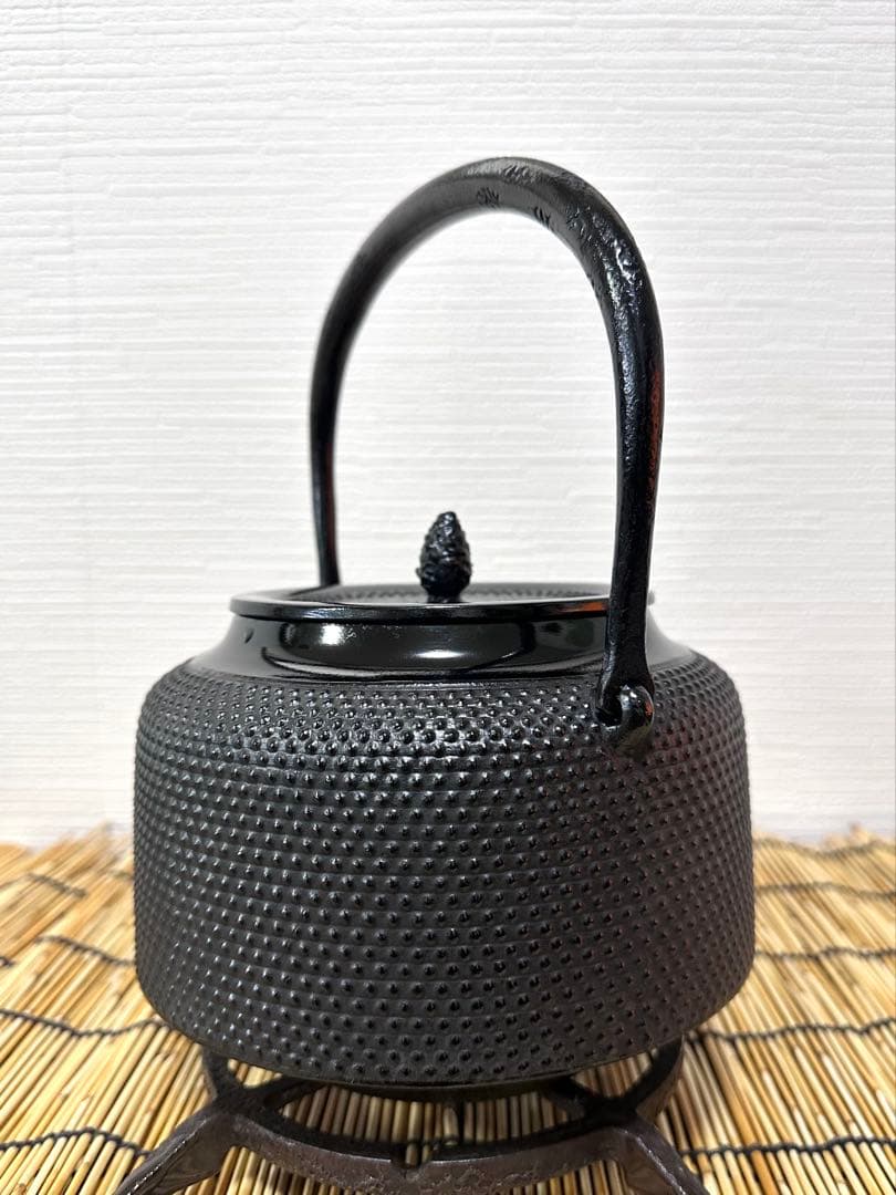 未使用品　南部盛栄堂造　１８型アラレ　鉄瓶　南部鉄瓶　南部鉄器　調理器具