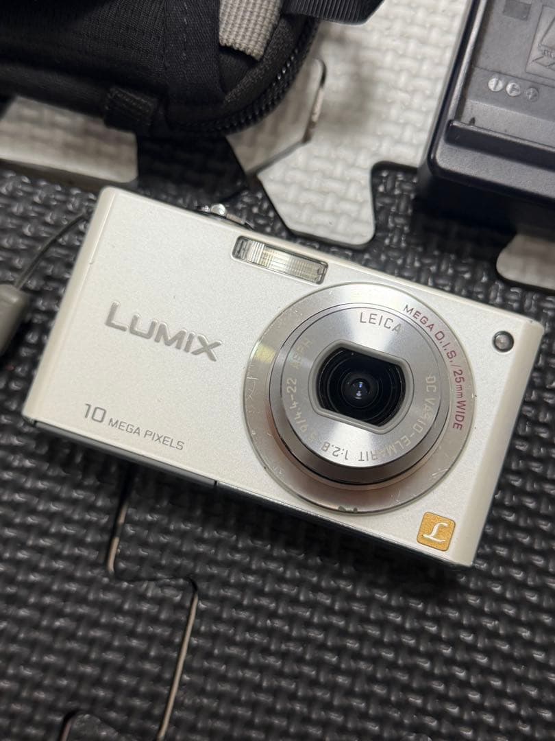 Panasonic LUMIX DMC-FX37コンパクトデジタルカメラ