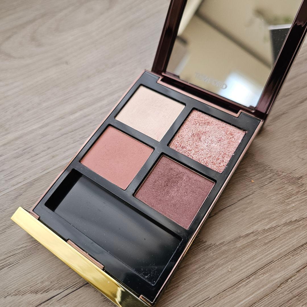 TOM FORD アイカラークォード 030 イノセントローズ