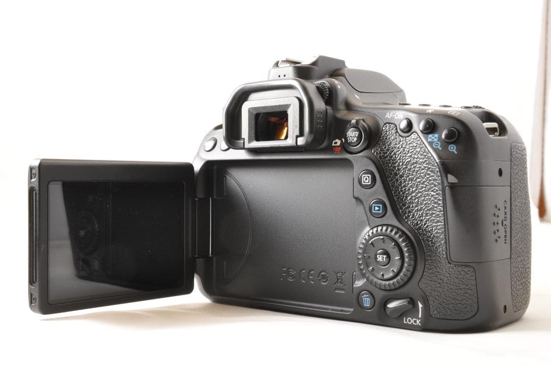 ■ 美品 ■ キャノン　Canon EOS 80D ボディ