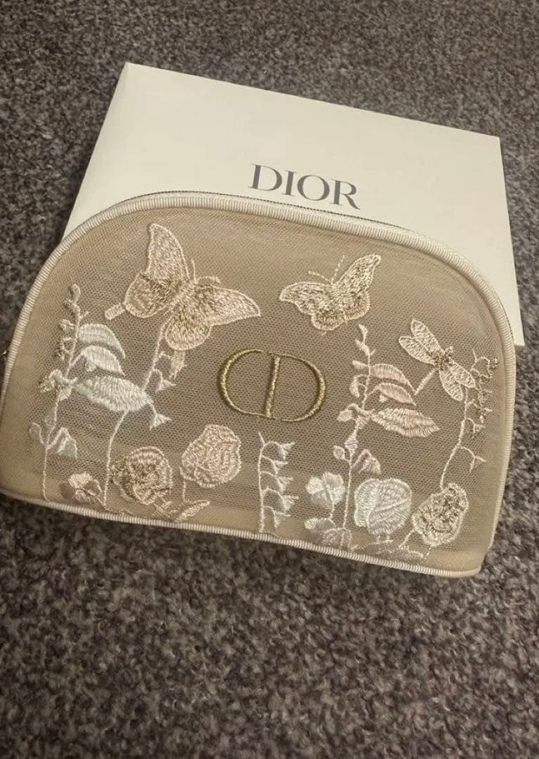 Diorマザーズデイ ディオールオリジナルポーチ　刺繍ポーチ　ノベルティ