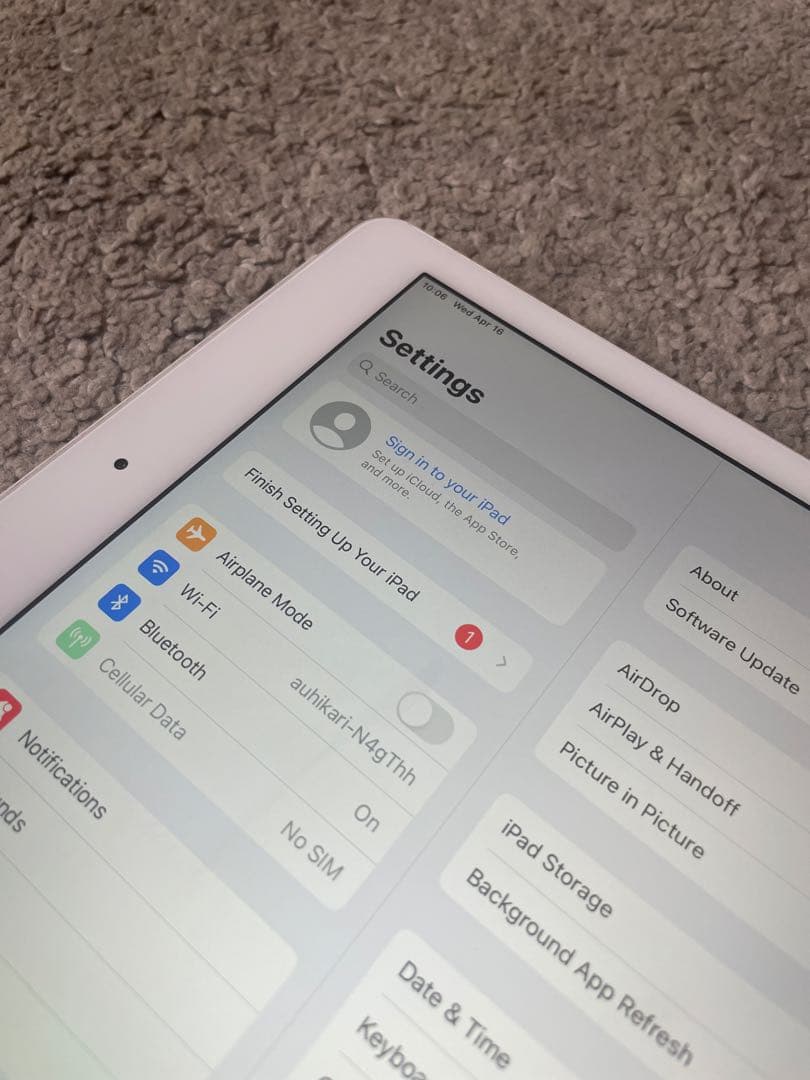 ホワイト iPad 10.2インチ 本体 64GB