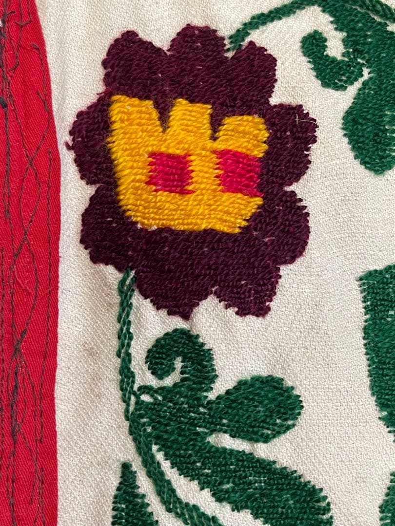 ウズベキスタン スザニ 刺繍 ビンテージ suzani 古布 壁掛け タペストリ