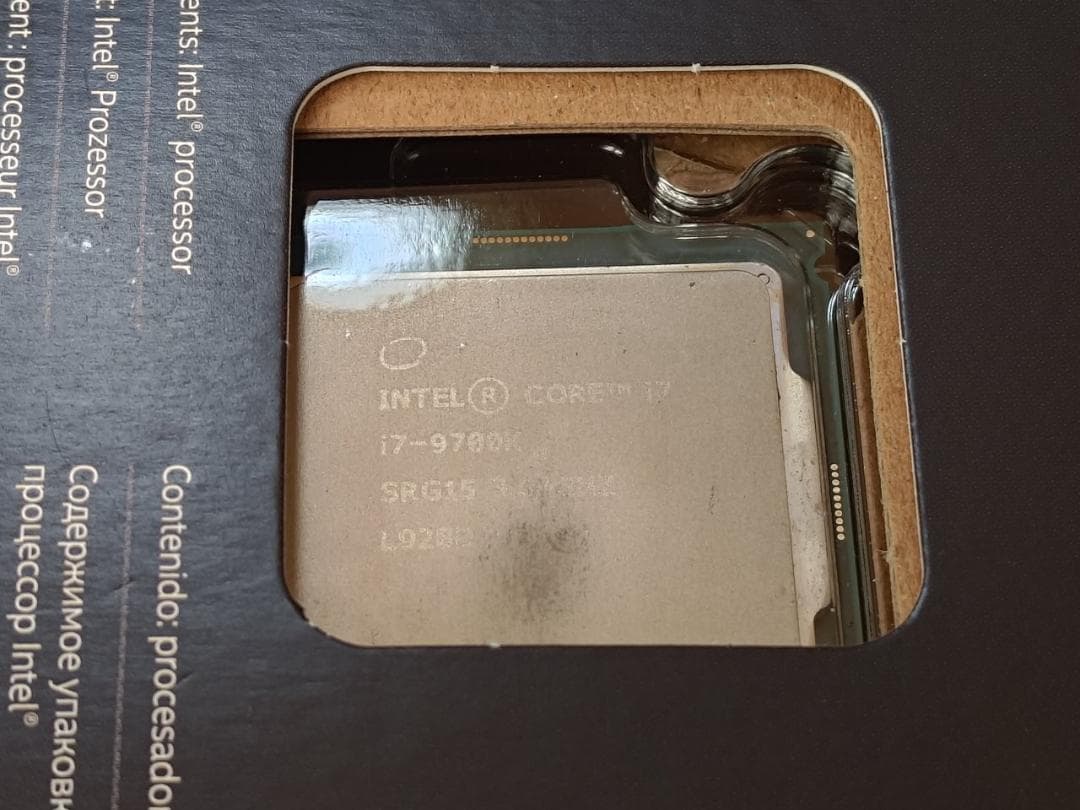 【中古】Intel Core i7 9700K BOX