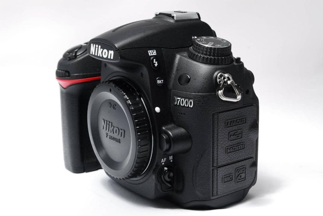 ♥名機ハイアマモデル♥Nikon D7000♥高画質一眼レフ カメラバッグ付