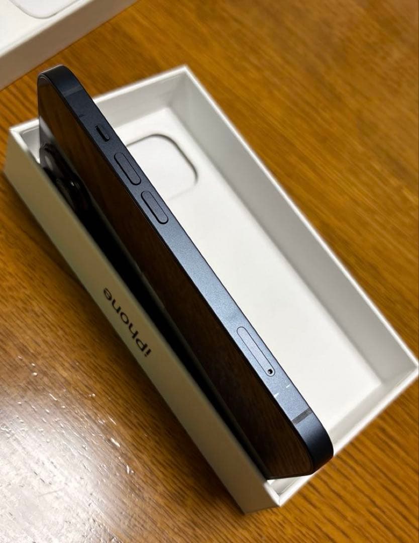 Apple iPhone 14 ブラック 本体　バッテリー84%