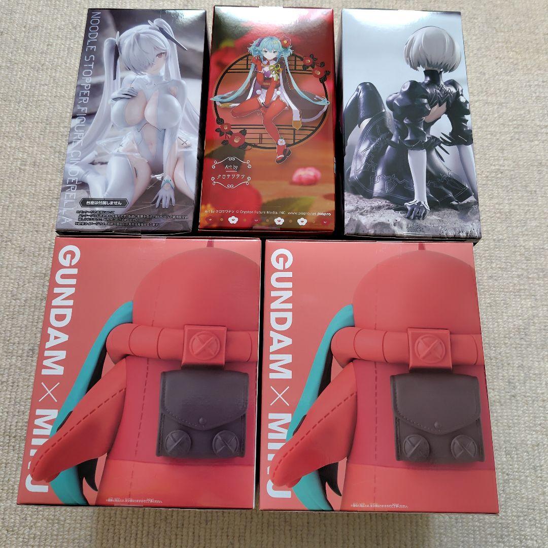 ぬーどるストッパー椿　NIKKEシンデレラ 2B, シャアザクぐるみ セット
