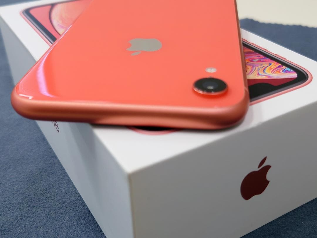 iPhone XR コーラル 64GB SIMフリー