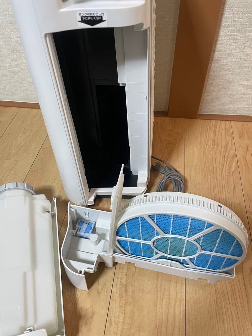 シャープ 加湿空気清浄機 KC-P50-W 2023年製