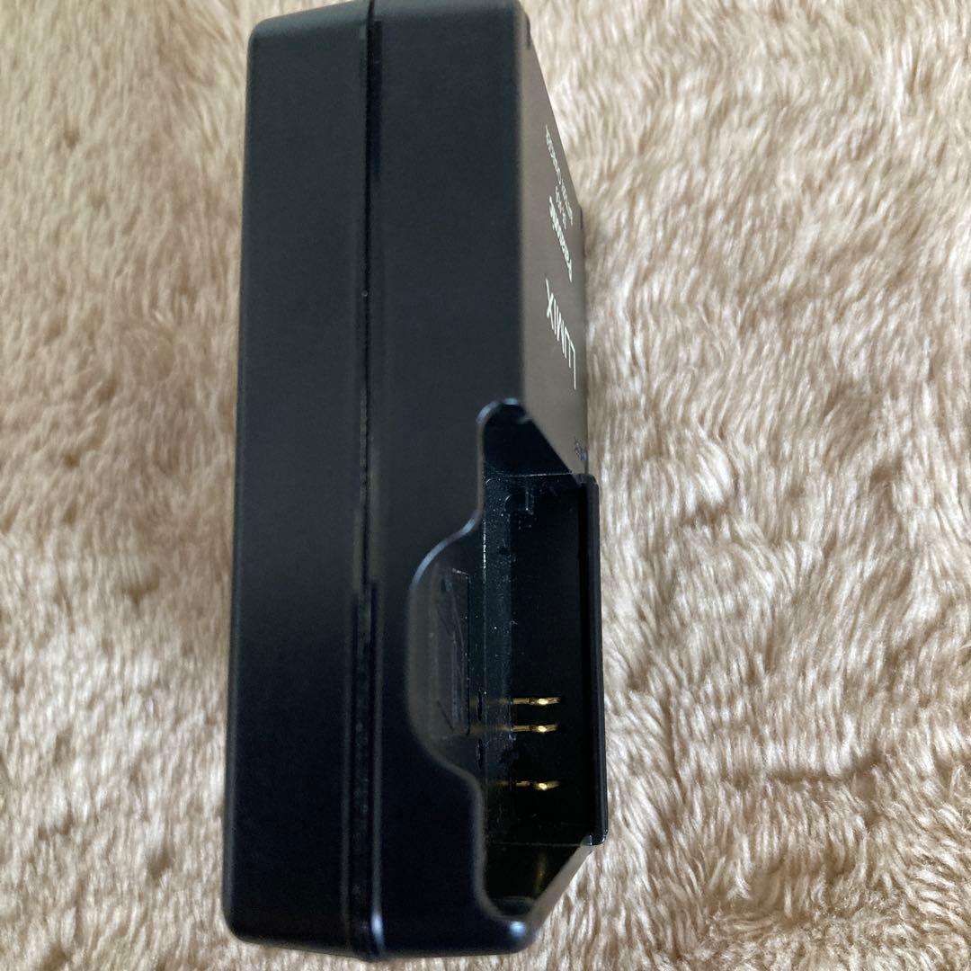 【デジカメ パナソニック LUMIX DMC-FX66 ゴールド】中古