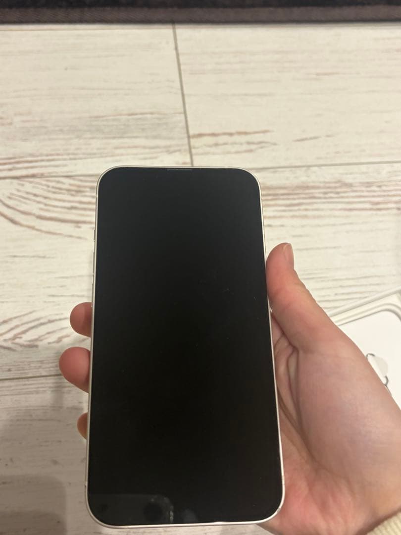 iPhone 13 128GB ホワイト 本体