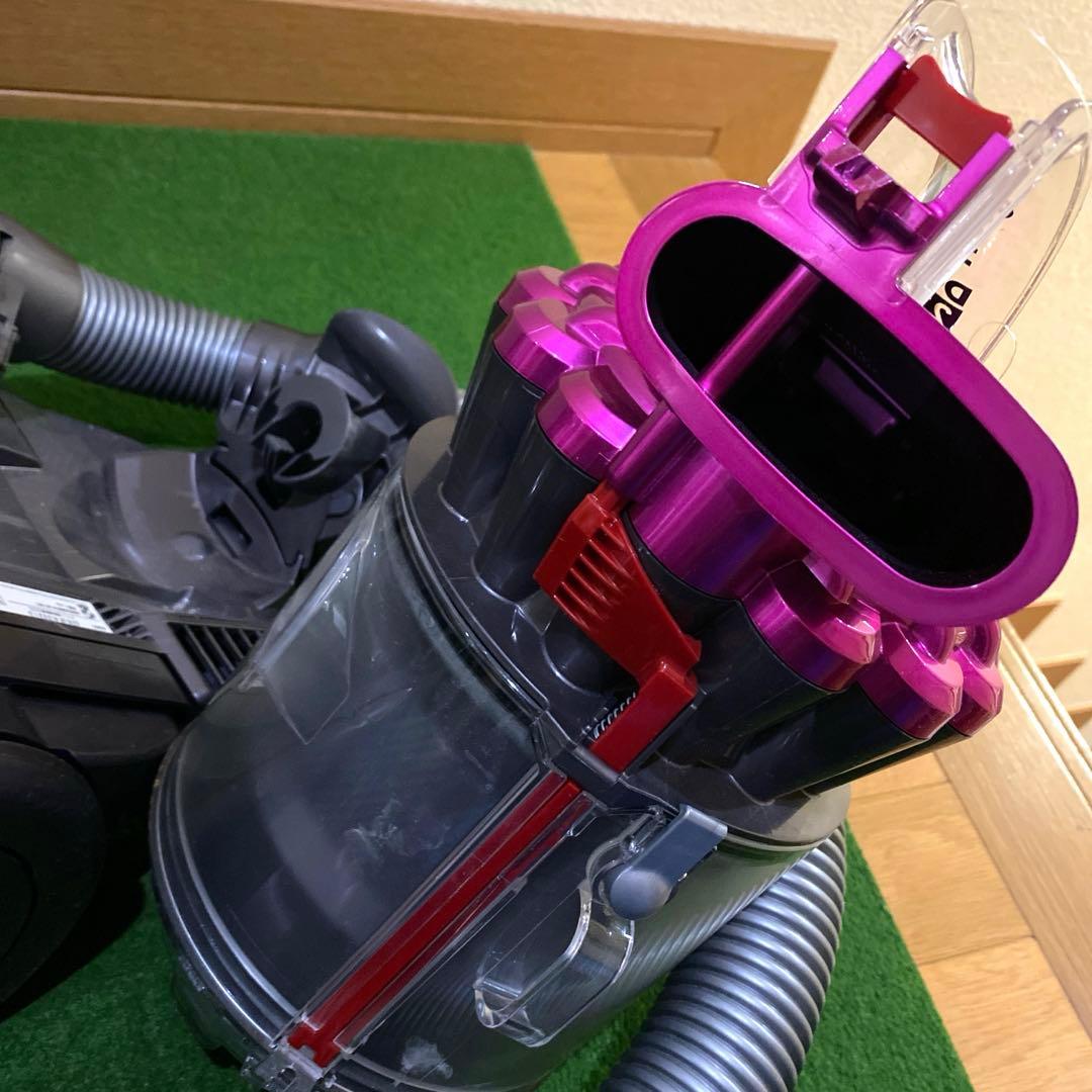 ダイソン　Dyson キャニスター掃除機 DC22