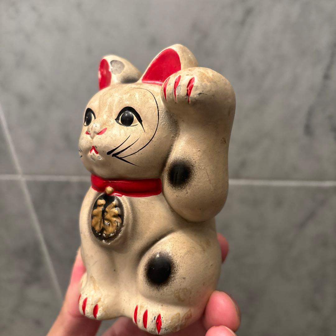 1950年代　瞳や長いヒゲが美しい、お金・幸運・良き人との出会いを招く招き猫