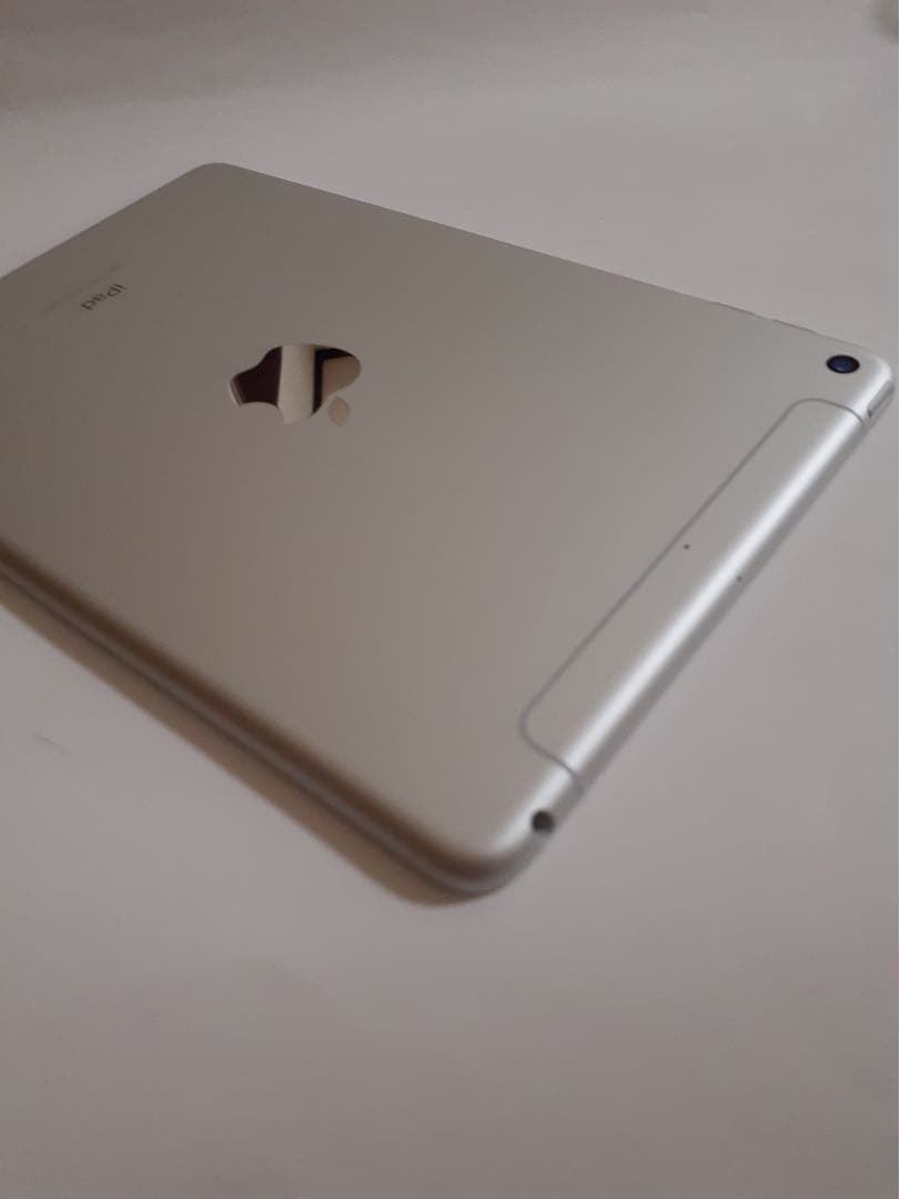 iPad mini5 第五世代 64GB シルバー Wi-Fi+cellular