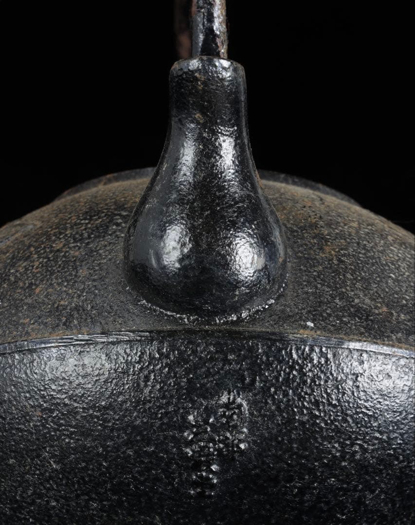 時代物【三巌堂】牡丹紋鉄瓶 在銘 南部鉄器 砂鉄なし 煎茶道具 古美術 骨董品