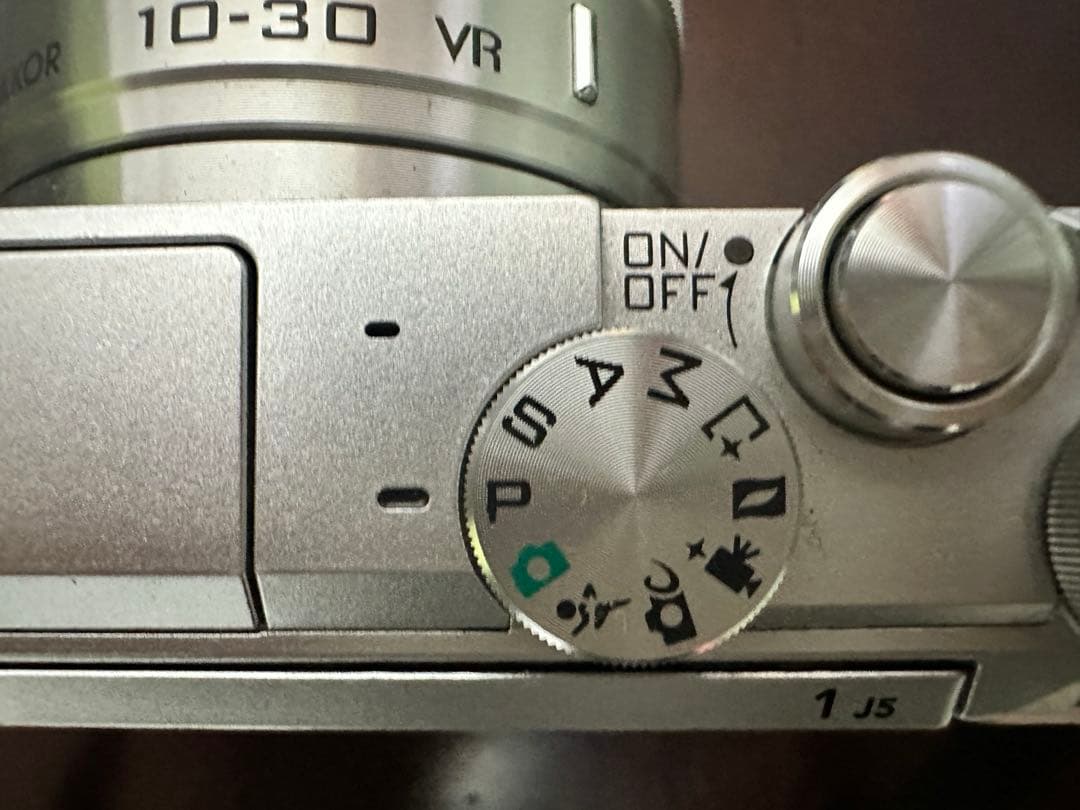 Nikon J5ミラーレスカメラ シルバー➕ 純正Fマウントコネクターセット
