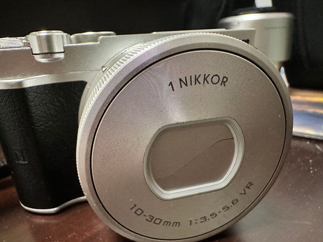 Nikon J5ミラーレスカメラ シルバー➕ 純正Fマウントコネクターセット
