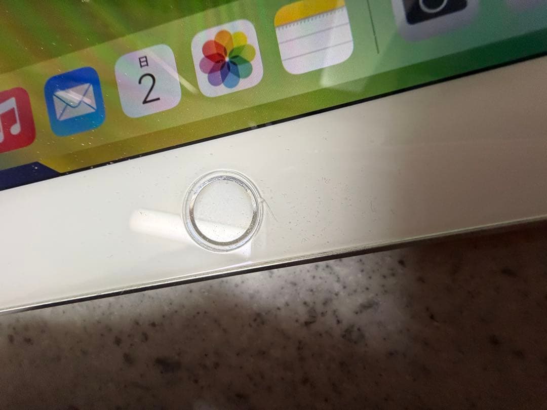 Apple iPad PRO 9.7インチMLMP2J/A Wi-Fi シルバー
