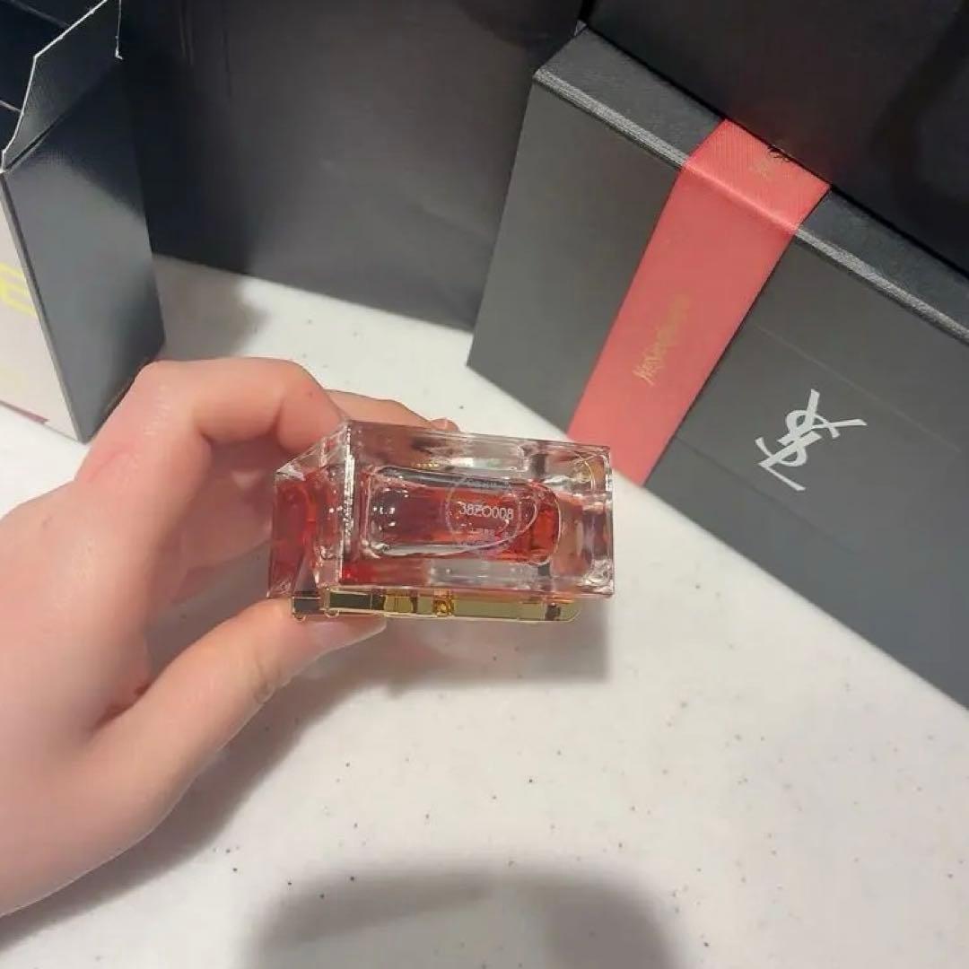 完売品【ほぼ未使用】YSL リブレ オーデパルファム ベリークラッシュ30mL