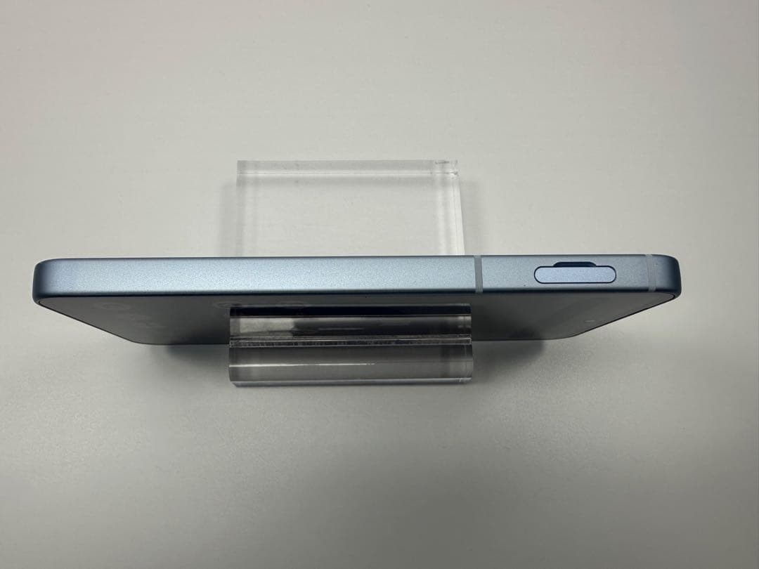新品同様 Aquos sense9 docomo SIMフリー ブルー