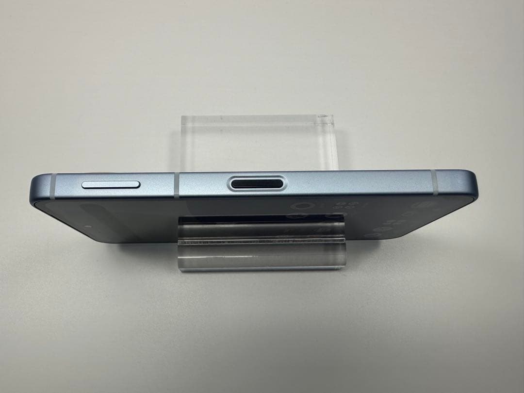 新品同様 Aquos sense9 docomo SIMフリー ブルー