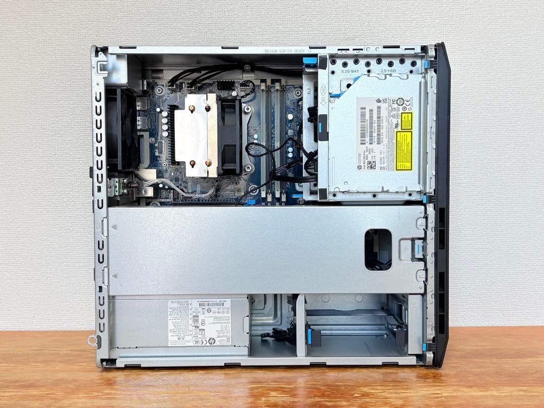 ベアボーン状態のHP Z2 Tower G5 Workstation