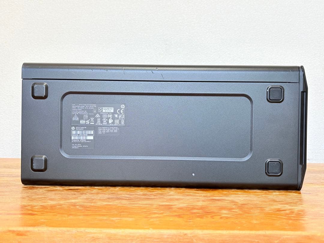 ベアボーン状態のHP Z2 Tower G5 Workstation