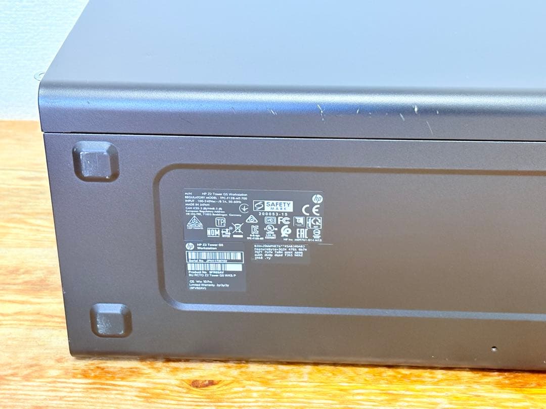 ベアボーン状態のHP Z2 Tower G5 Workstation