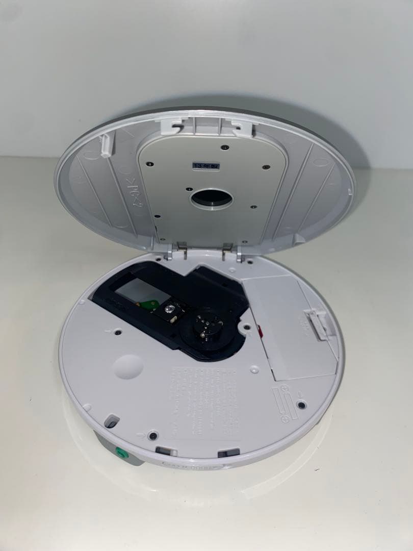 SONY CDウォークマン　D-NE241