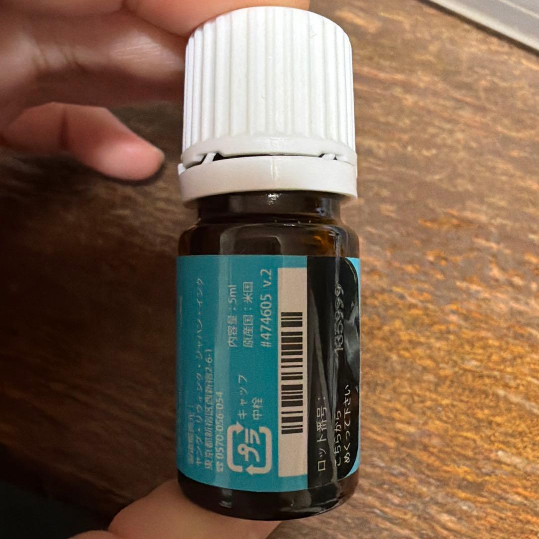 Young Living サンダルウッド エッセンシャルオイル 5ml