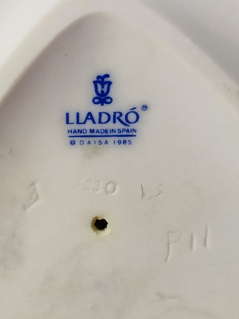 訳あり！スペイン Lladró リヤドロの「輝く時」というフィギュリン 陶器人形