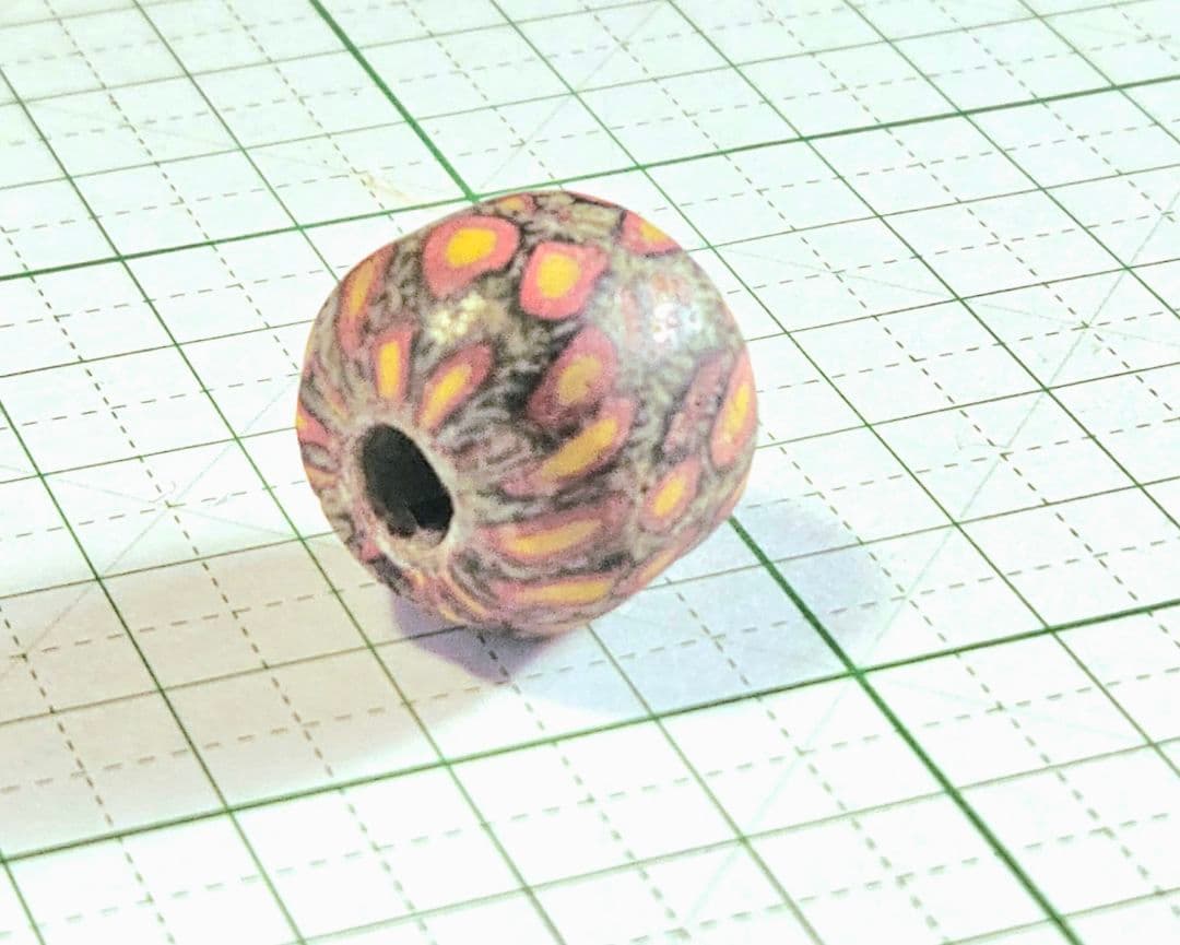 アンティーク ジャワ玉 いわゆる…　トカゲ模様…でしょうか。