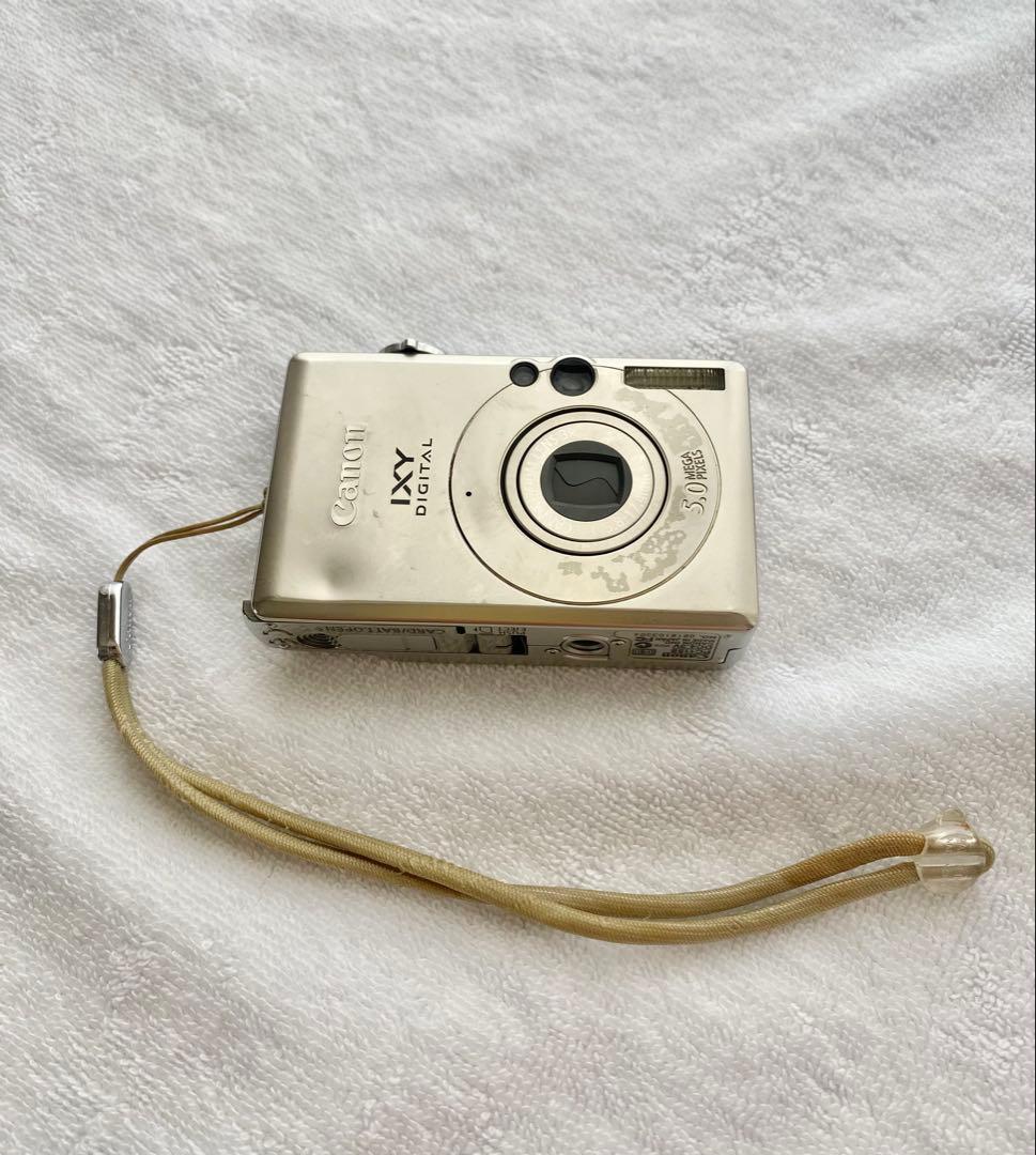 動作品　Canon カメラ　IXY 60 PC1158 シルバー　コンデジ