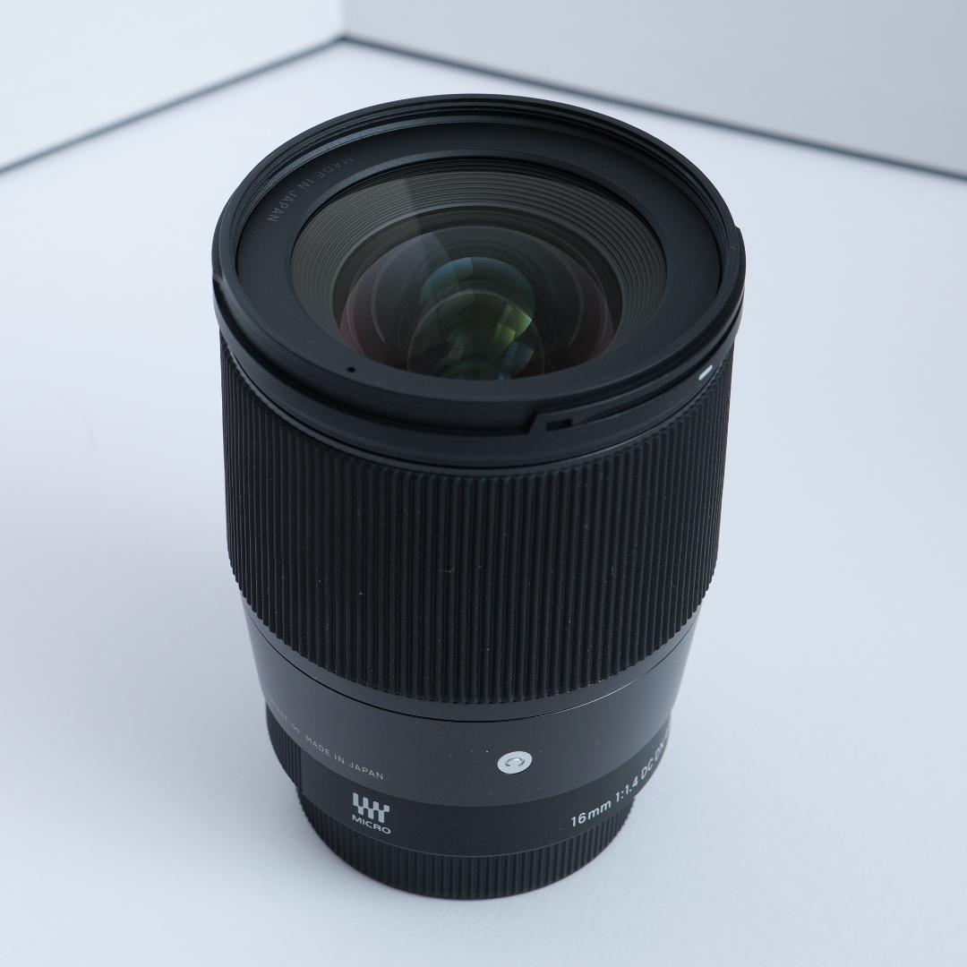 lumix12-35 f2.8　+　sigma 単焦点2本