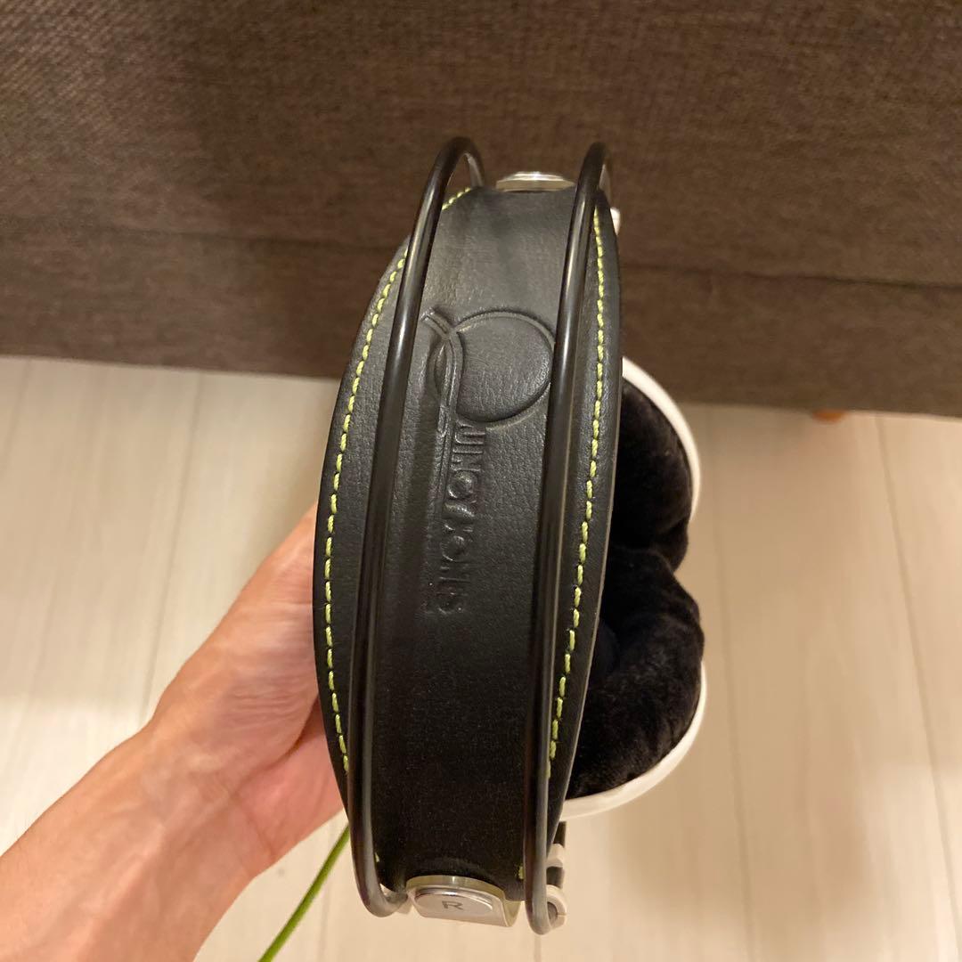 AKG ヘッドホン