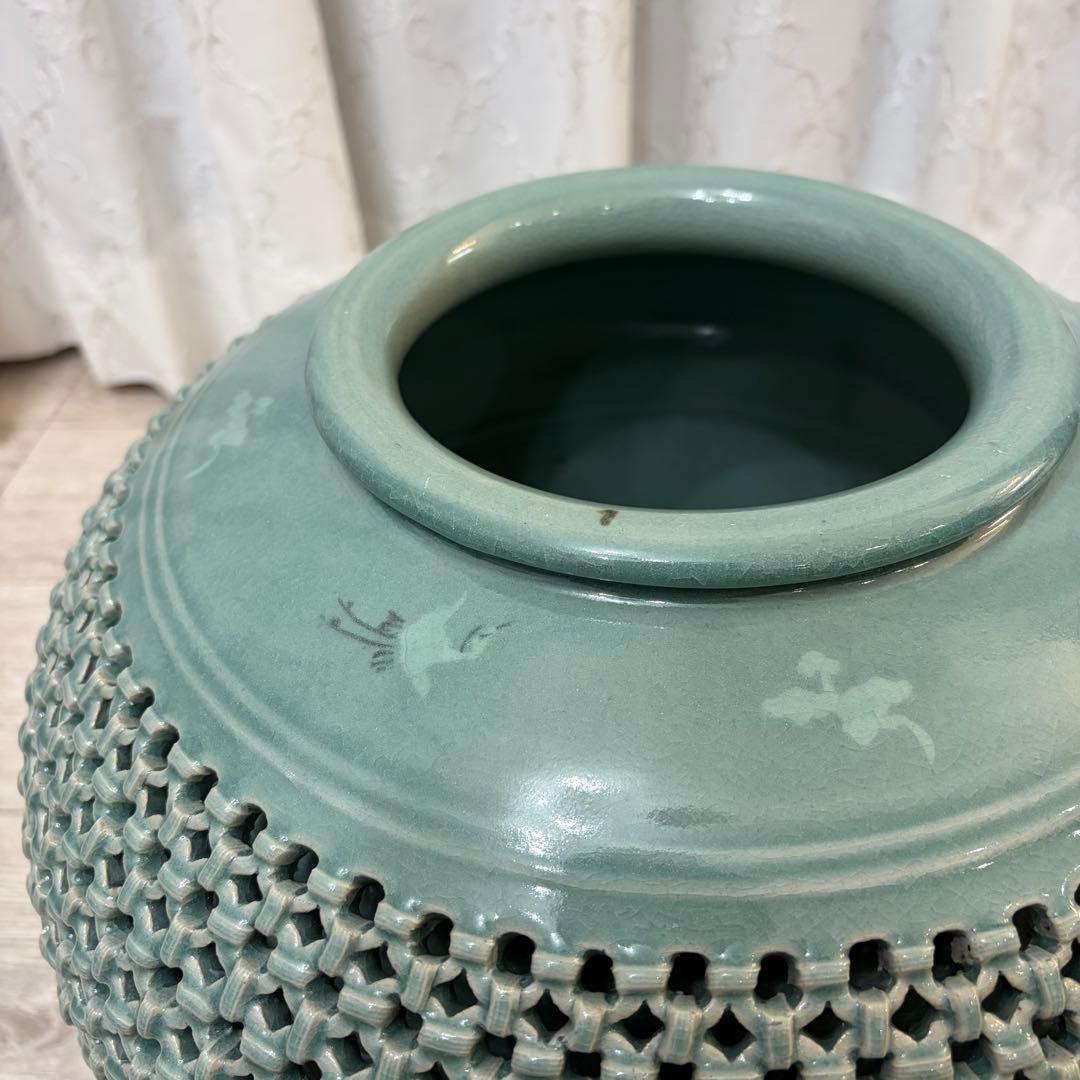 青磁器 透かし彫り 花瓶 花器 飾り壺 インテリア