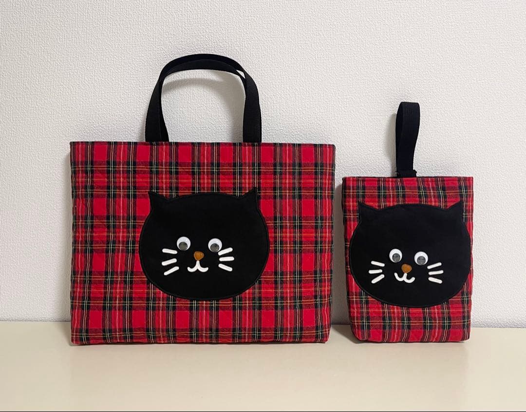 ハンドメイド⭐︎完成品　ネコちゃん　アップリケ　レッスンバッグ　上履き入れセット
