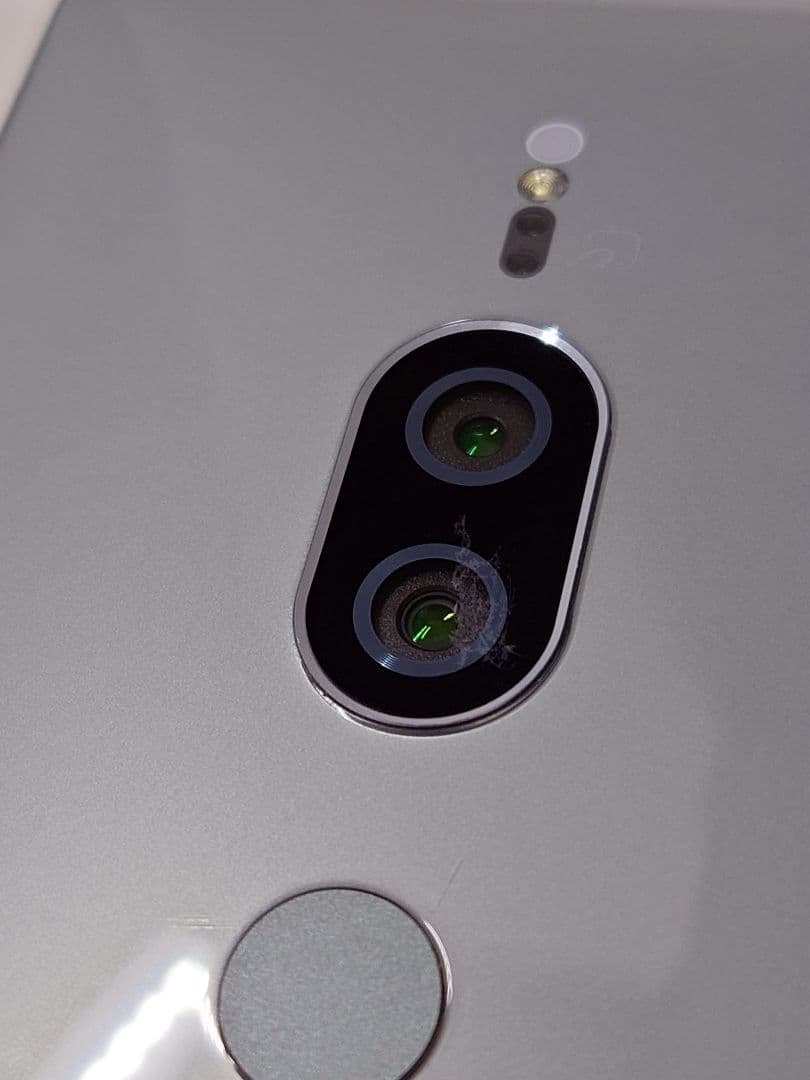 【画面傷なし】Xperia XZ2 Premium シルバー ケース付