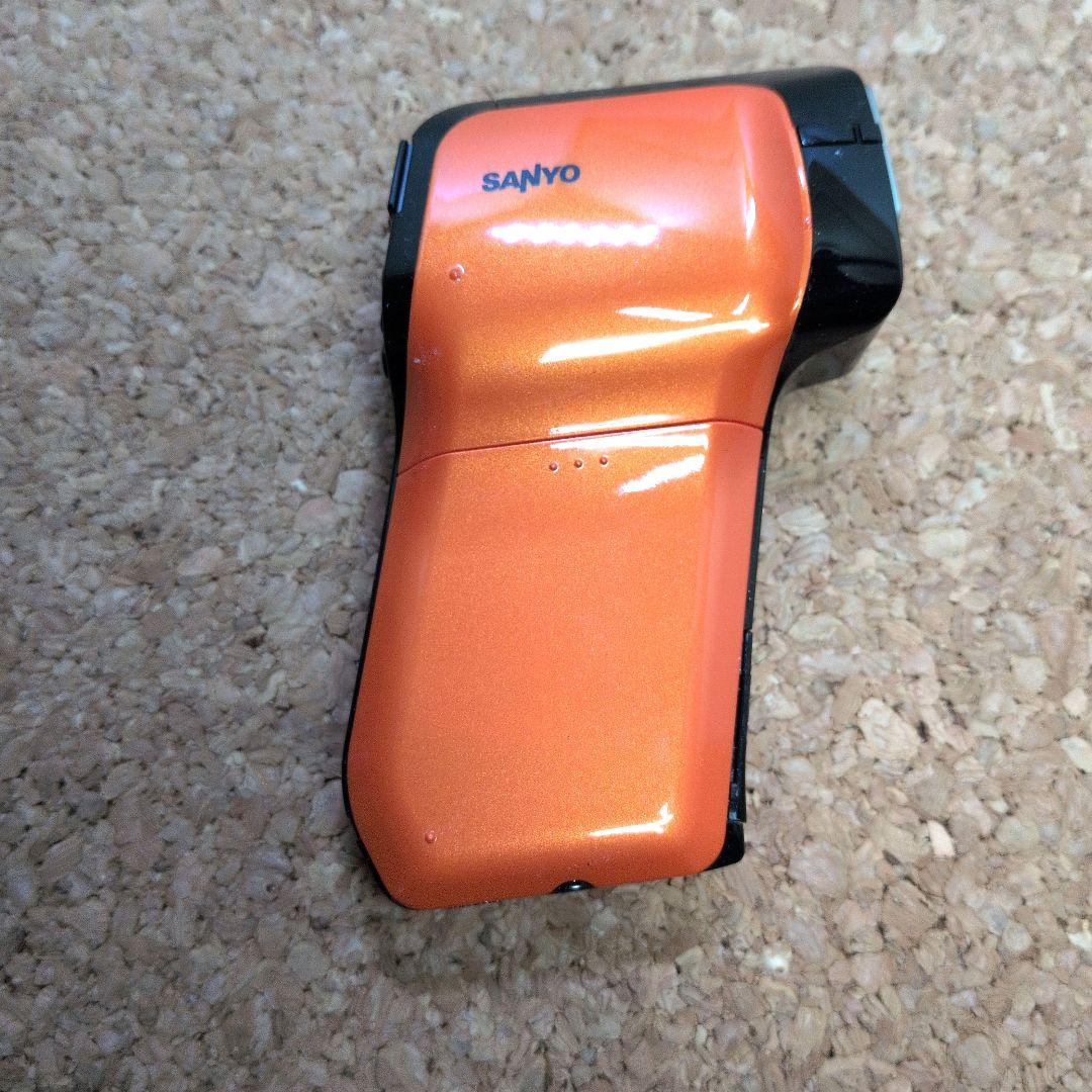 SANYO　デジタルムービーカメラ　Xacti DMX-CG11