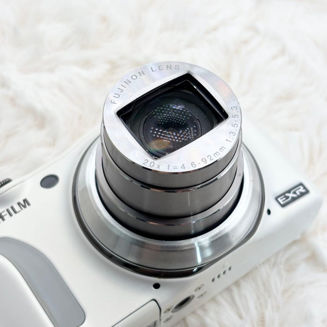 美品・動作良好✨ FUJIFILM FinePix F770EXR ホワイト