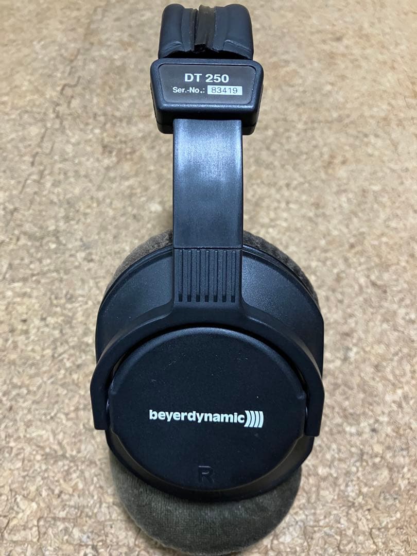 【送料無料】beyerdynamic (ベイヤーダイナミック)DT250 80Ω