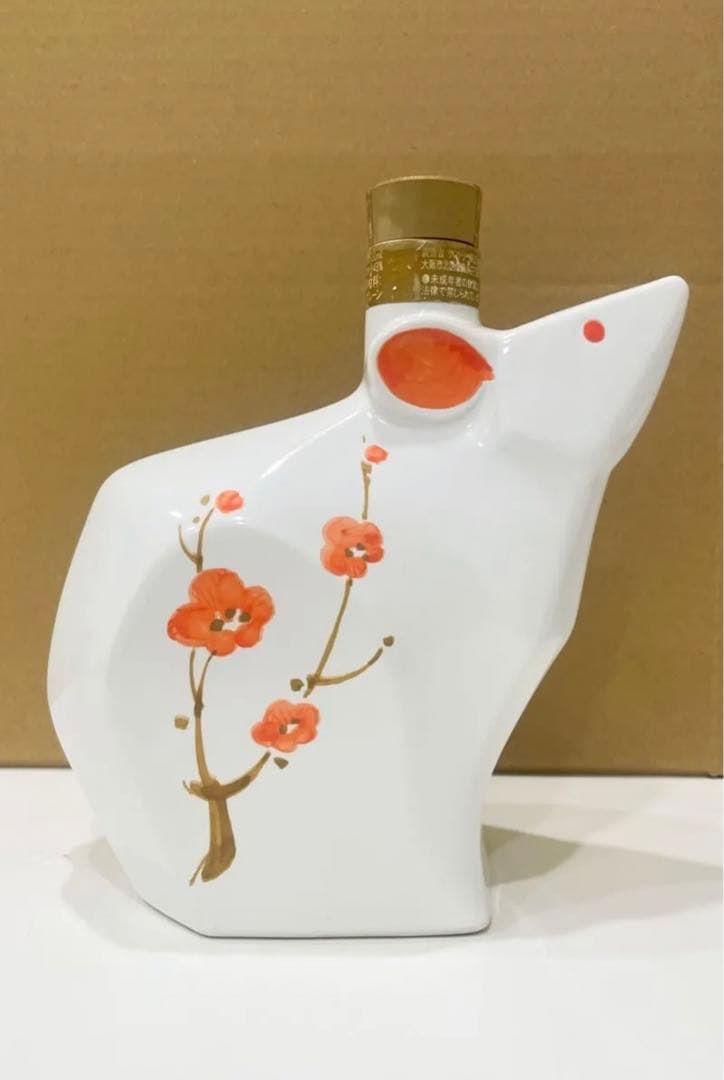 古酒未開栓 サントリー ローヤル 1996年干支ボトル ネズミ陶器 600ml