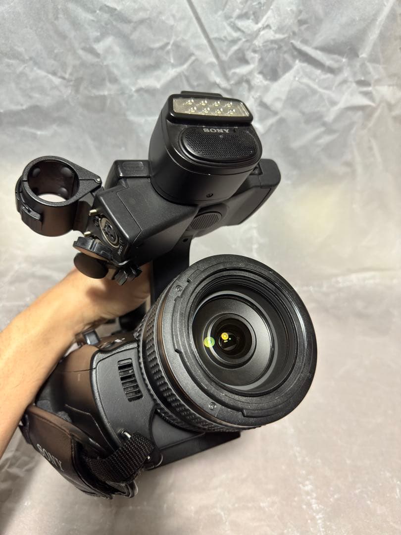 SONY HXR-NX5R 業務用ビデオカメラ ワイコンバッテリー等のおまけ付
