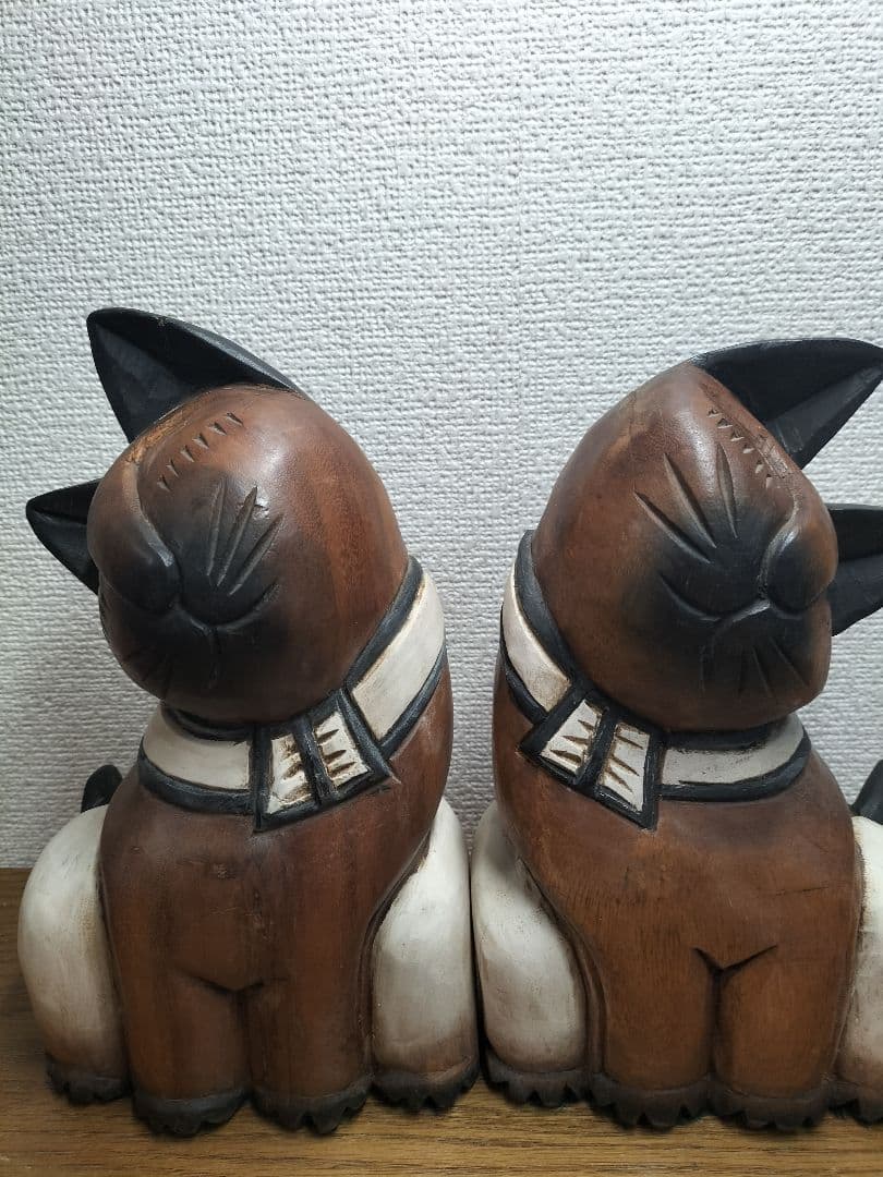 かわいい木彫り 猫のペア置物　最終値下げ