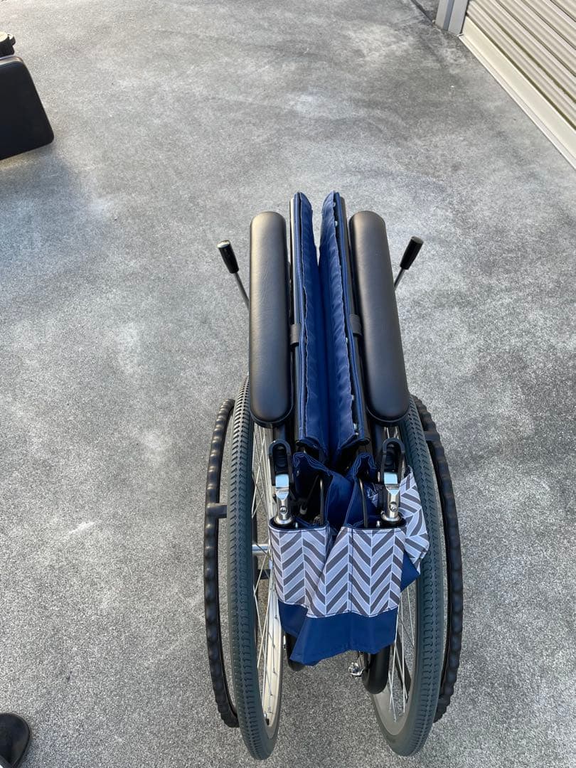 あさひ　自走用　軽量　ノーパンクタイヤ　車椅子　エミシア　220-L ネイビー